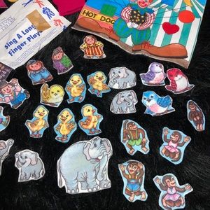 Vtg The Story Teller Finger Play Fun with Tape Felt Puppets 1992 circus Clowns